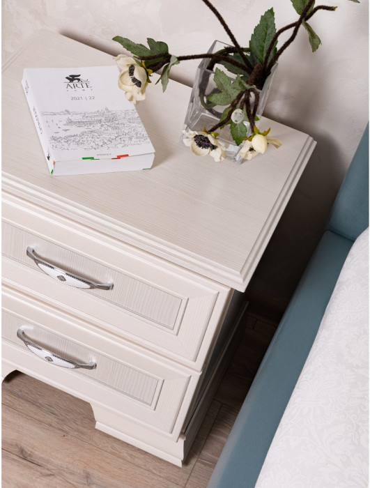 Тумба прикроватная закрытая Венеция 04