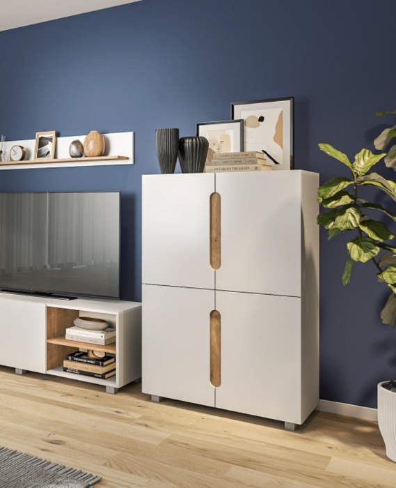 Комод с четырьмя дверьми 